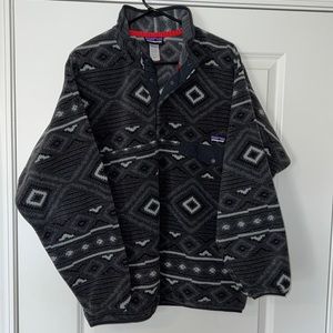 Slightly worn Patagonia Synchilla Fleece quarter button jacket with front pocket